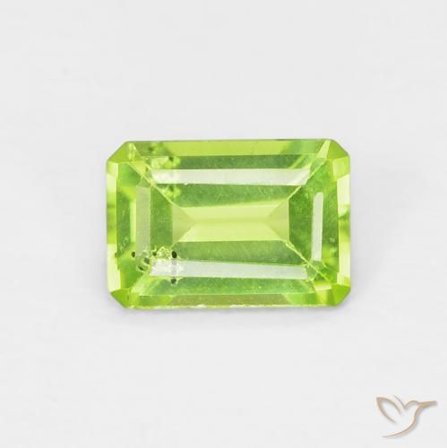 0.57ct Natural Verde amarelado Peridoto, Corte Esmeralda, VS