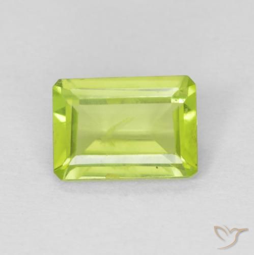 0.91ct Natural Verde claro Peridoto, Corte Esmeralda, VS