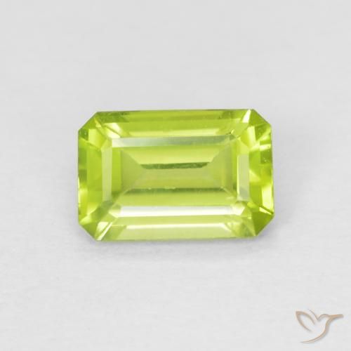 0.58ct Natural Verde claro Peridoto, Corte Esmeralda, VS