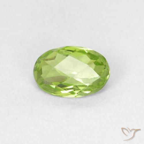 0.58ct Natural Verde Vivo Claro Peridoto, oval, VVS-VS