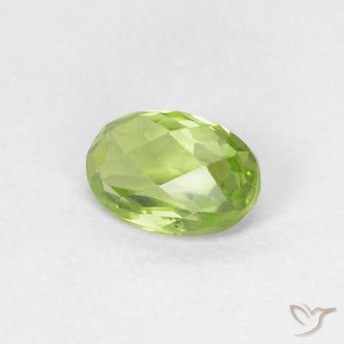 Peridoto Verde Vivo Claro Natural 0.58ct, oval, VVS-VS