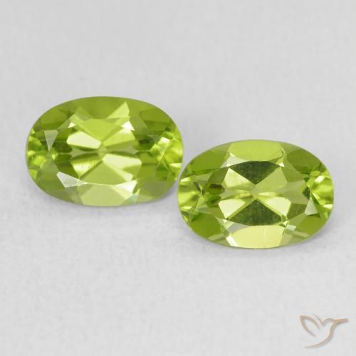 1.68ctw Natural Verde médio Peridoto, oval, VVS-VS