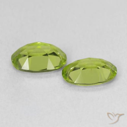 Pedras preciosas de Peridoto Verde médio natural de 1.68 ct, oval, VVS-VS