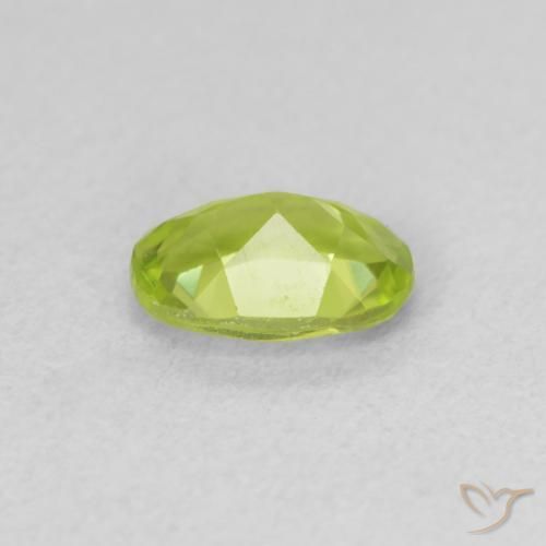 Peridoto Verde amarelado Natural 0.90ct, oval, VVS-VS