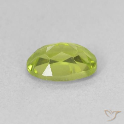 Peridoto Verde médio Natural 0.93ct, oval, VS