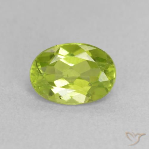 0.95ct Natural Verde médio Peridoto, oval, VS