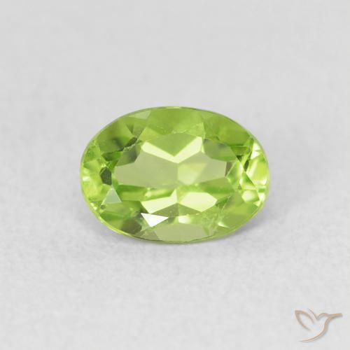 0.95ct Natural Medium Light-Green Peridoto, oval, VS