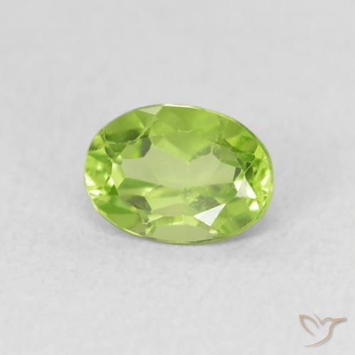 Peridoto Medium Light-Green Natural 0.95ct, oval, VS