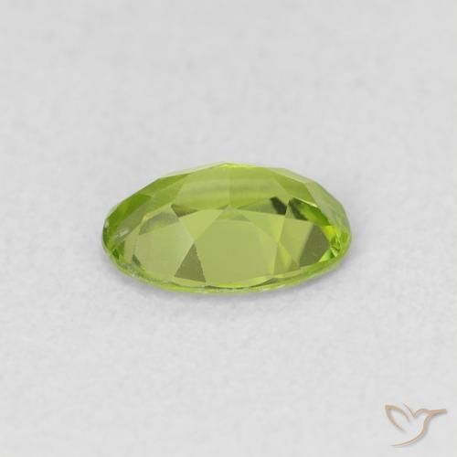 Peridoto Verde médio Natural 0.76ct, oval, VS