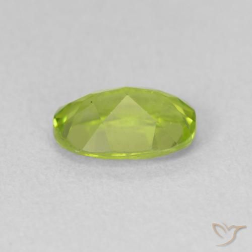 Peridoto Verde médio Natural 0.93ct, oval, VS