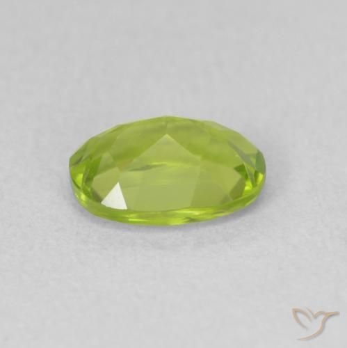 Peridoto Verde médio Natural 0.92ct, oval, VS