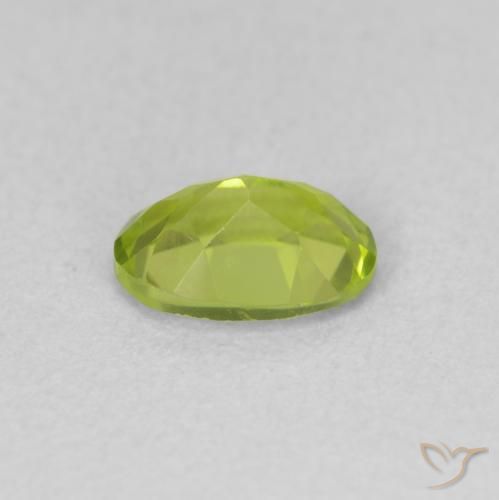 Peridoto Verde amarelado Natural 0.92ct, oval, VVS-VS