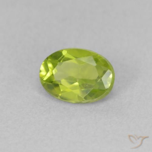 Peridoto Verde oliva Natural 0.87ct, oval, VVS-VS