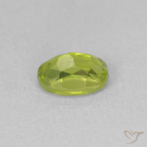 Peridoto Verde oliva Natural 0.87ct, oval, VVS-VS