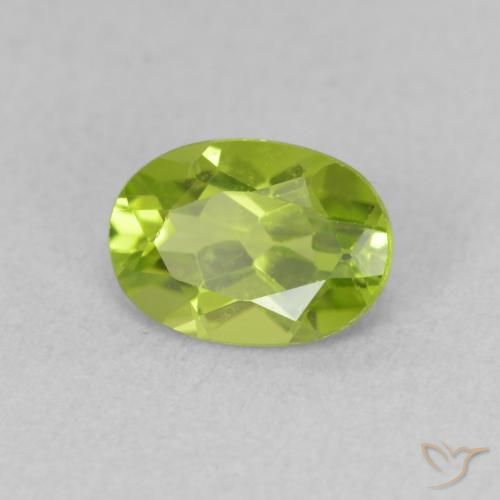 Peridoto Verde médio Natural 0.95ct, oval, VVS-VS