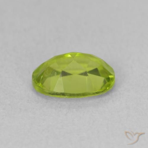 Peridoto Verde médio Natural 0.95ct, oval, VVS-VS