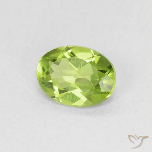 Peridoto Verde médio Natural 0.69ct, oval, VVS-VS