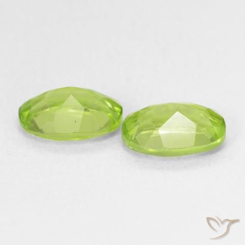 Pedras preciosas de Peridoto Verde Vivo Claro natural de 1.72 ct, oval, VS