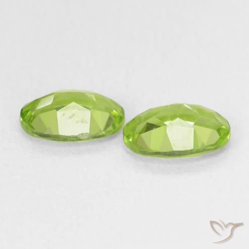 Pedras preciosas de Peridoto Verde Vivo Claro natural de 1.62 ct, oval, VS