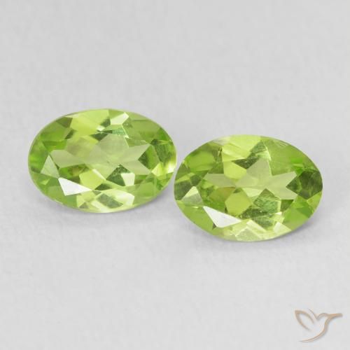 1.39ctw Natural Verde Vivo Claro Peridoto, oval, VS