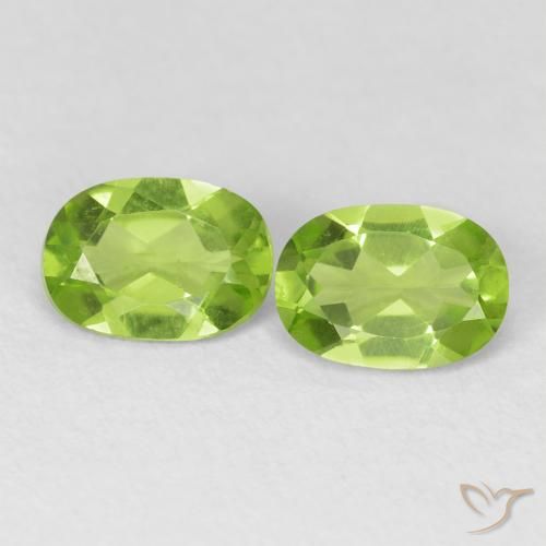 1.75ctw Natural Verde amarelado Peridoto, oval, VVS-VS