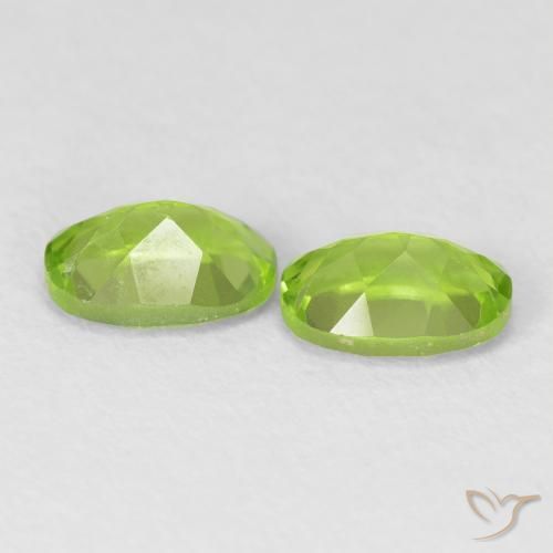 Pedras preciosas de Peridoto Verde médio natural de 1.92 ct, oval, VVS-VS