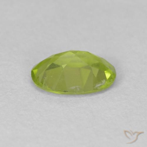 Peridoto Verde médio Natural 0.72ct, oval, VVS