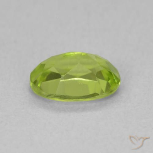 Peridoto Verde médio Natural 0.92ct, oval, VS