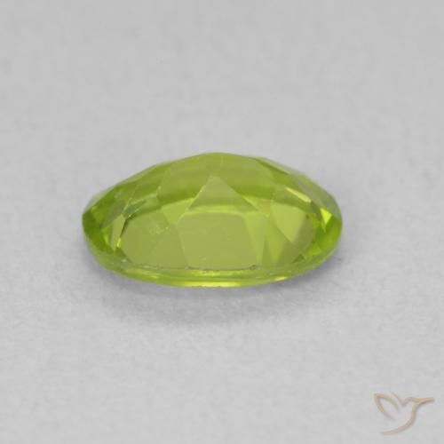 Peridoto Verde médio Natural 0.85ct, oval, VS