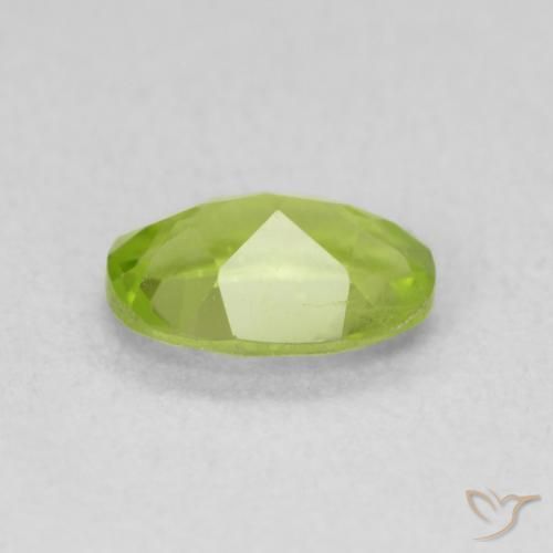 Peridoto Verde médio Natural 0.85ct, oval, VS