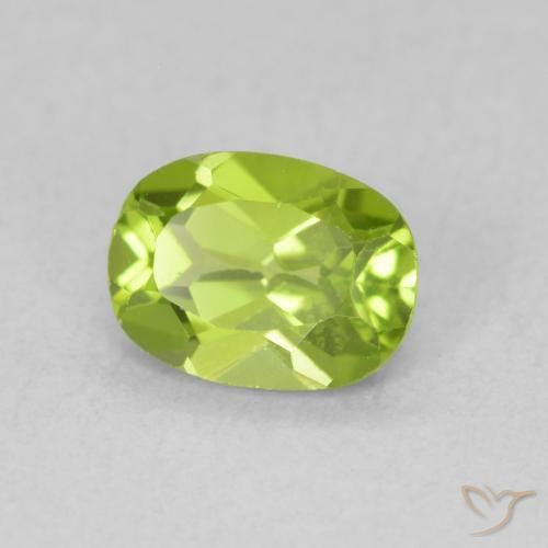 Peridoto Verde médio Natural 0.91ct, oval, VS