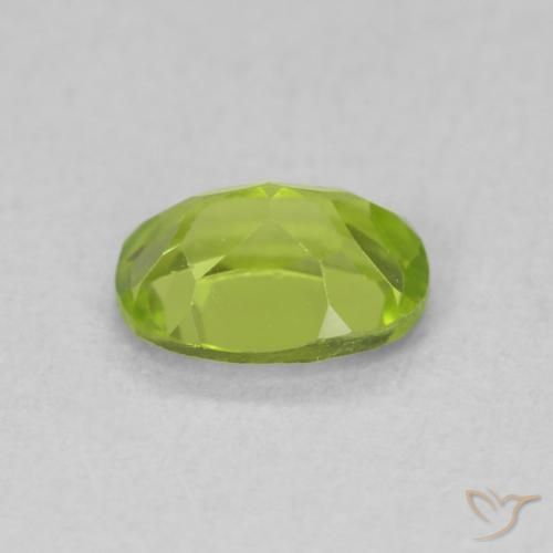 Peridoto Verde médio Natural 0.91ct, oval, VS