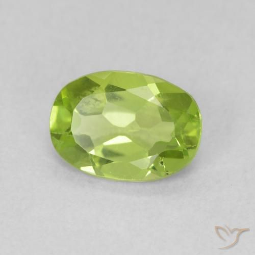 Peridoto Verde médio Natural 0.83ct, oval, VS