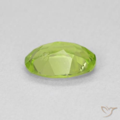 Peridoto Verde médio Natural 0.83ct, oval, VS