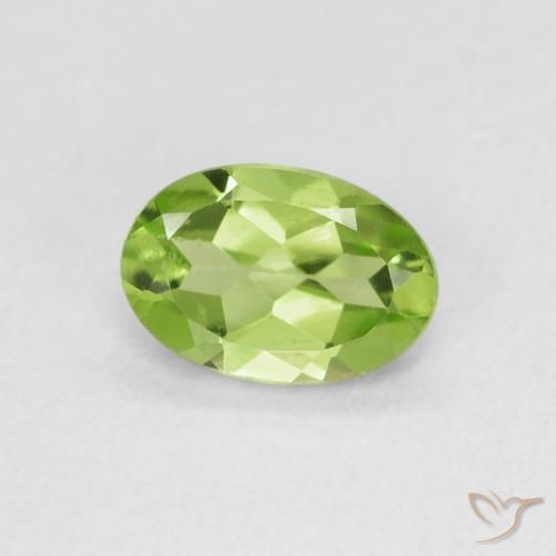 Peridoto Verde Vivo Claro Natural 0.74ct, oval, VVS-VS
