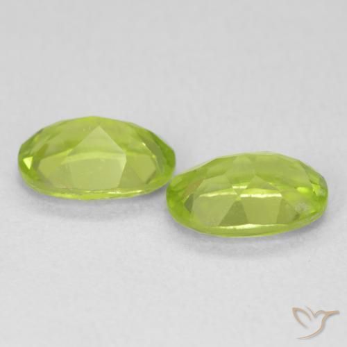 Pedras preciosas de Peridoto Verde claro natural de 1.79 ct, oval, VVS-VS