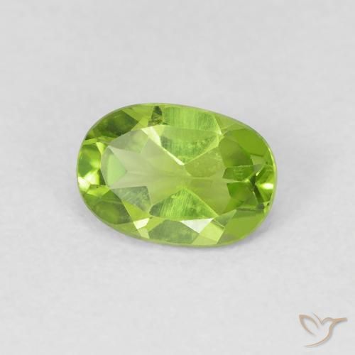 Peridoto Medium Light-Green Natural 0.89ct, oval, VVS-VS