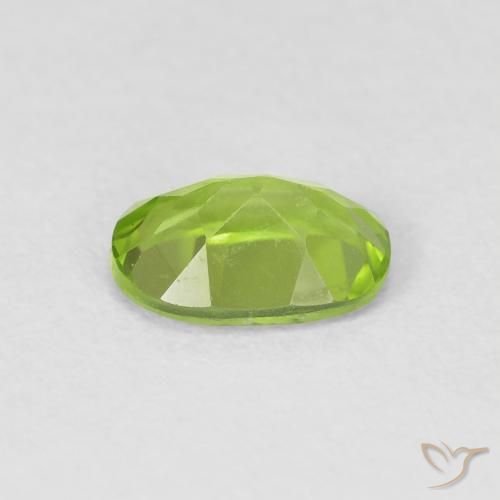 Peridoto Medium Light-Green Natural 0.89ct, oval, VVS-VS