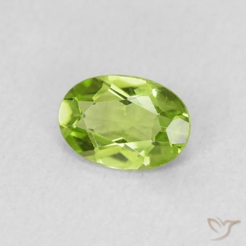 Peridoto Verde médio Natural 0.69ct, oval, VS