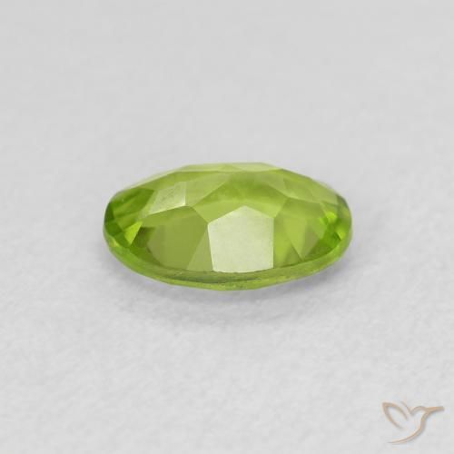 Peridoto Verde médio Natural 0.82ct, oval, VS