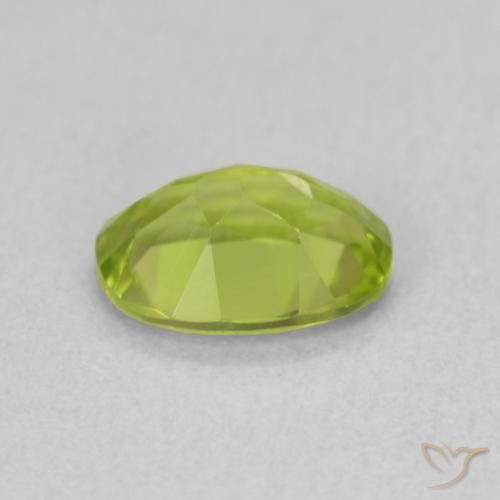Peridoto Verde médio Natural 0.90ct, oval, VS