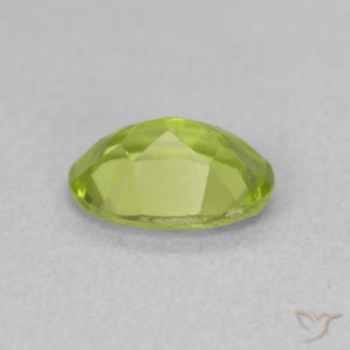 Peridoto Verde claro Natural 0.84ct, oval, VS