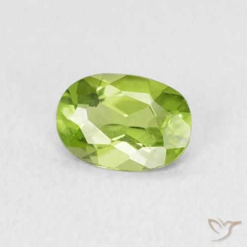 Peridoto Verde médio Natural 0.76ct, oval, VVS-VS
