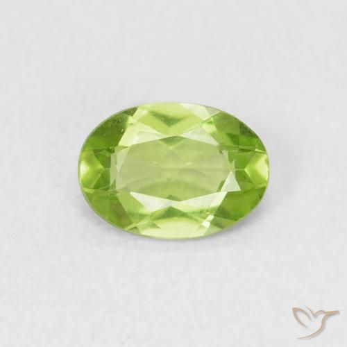 0.71ct Natural Medium Light-Green Peridoto, oval, VVS-VS