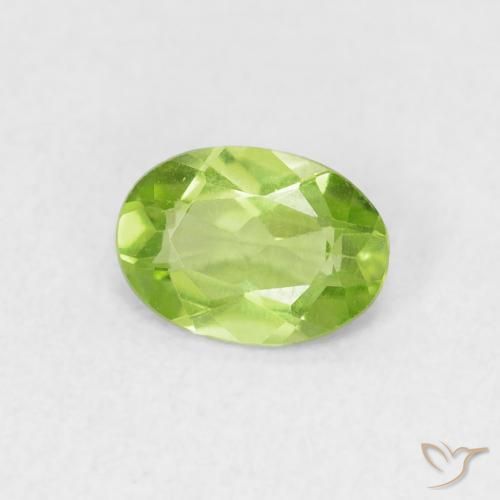 Peridoto Medium Light-Green Natural 0.71ct, oval, VVS-VS