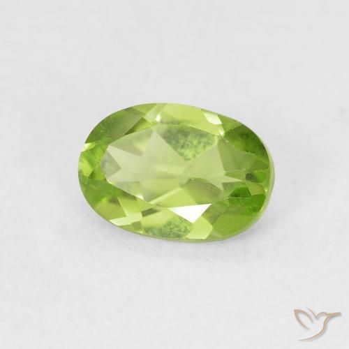 Peridoto Verde médio Natural 0.90ct, oval, VVS-VS