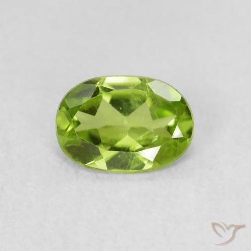 0.76ct Natural Verde médio Peridoto, oval, VS
