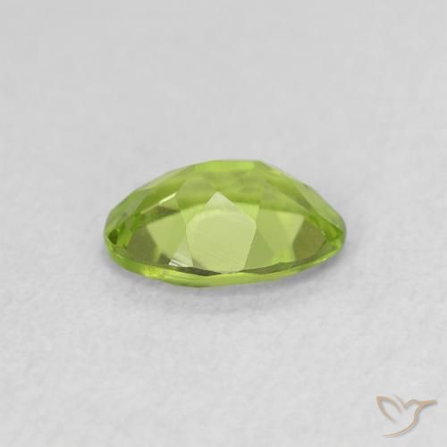 Peridoto Verde médio Natural 0.77ct, oval, VS