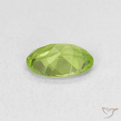 Peridoto Verde médio Natural 0.75ct, oval, VS