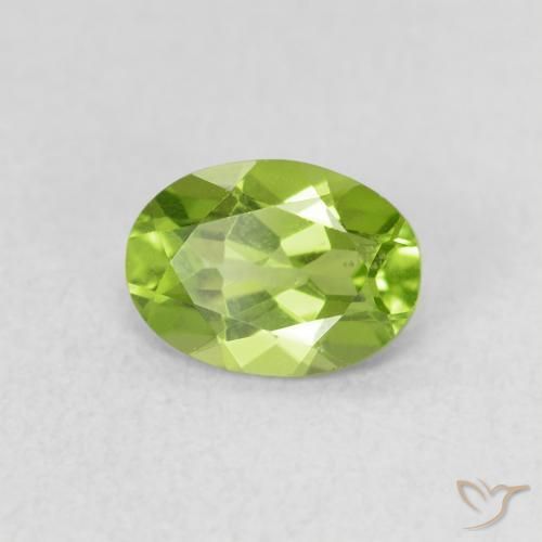 Peridoto Verde médio Natural 0.83ct, oval, VS